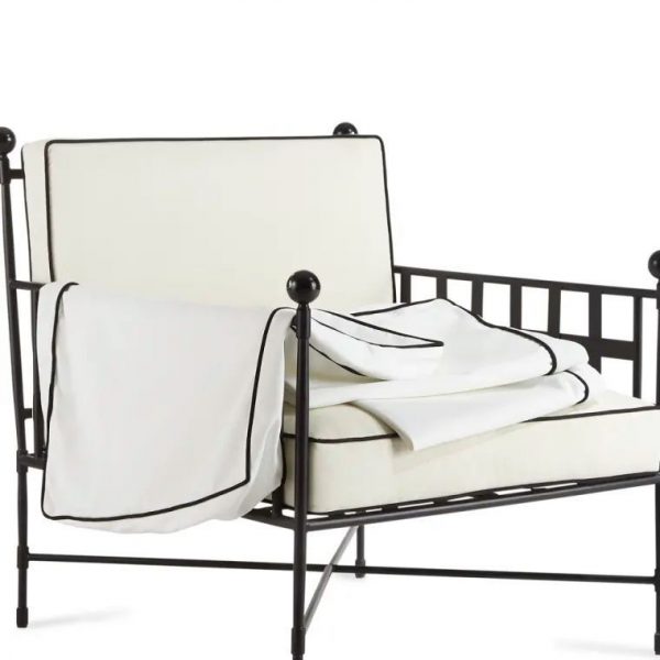 Divanetto moderno da esterno beige con struttura in metallo